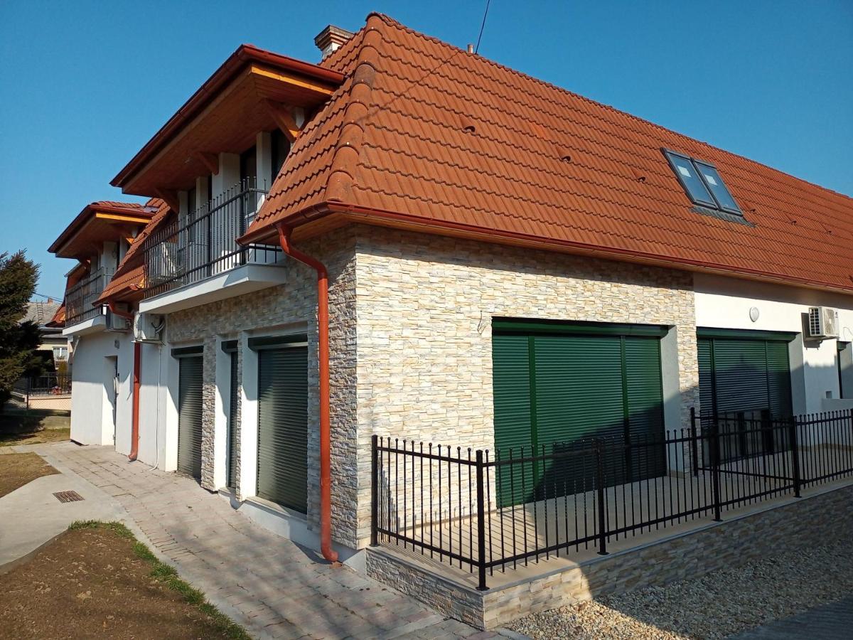 Szellorozsa Apartman Fonyod Ngoại thất bức ảnh